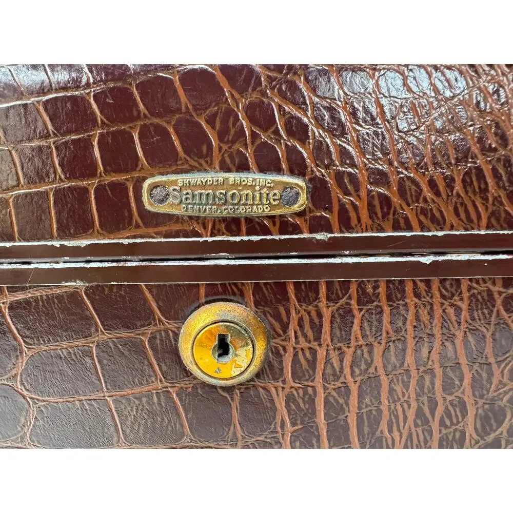 Vintage Samsonite Faux Alligator Train Case Vanity Luggage Shwayder Bros